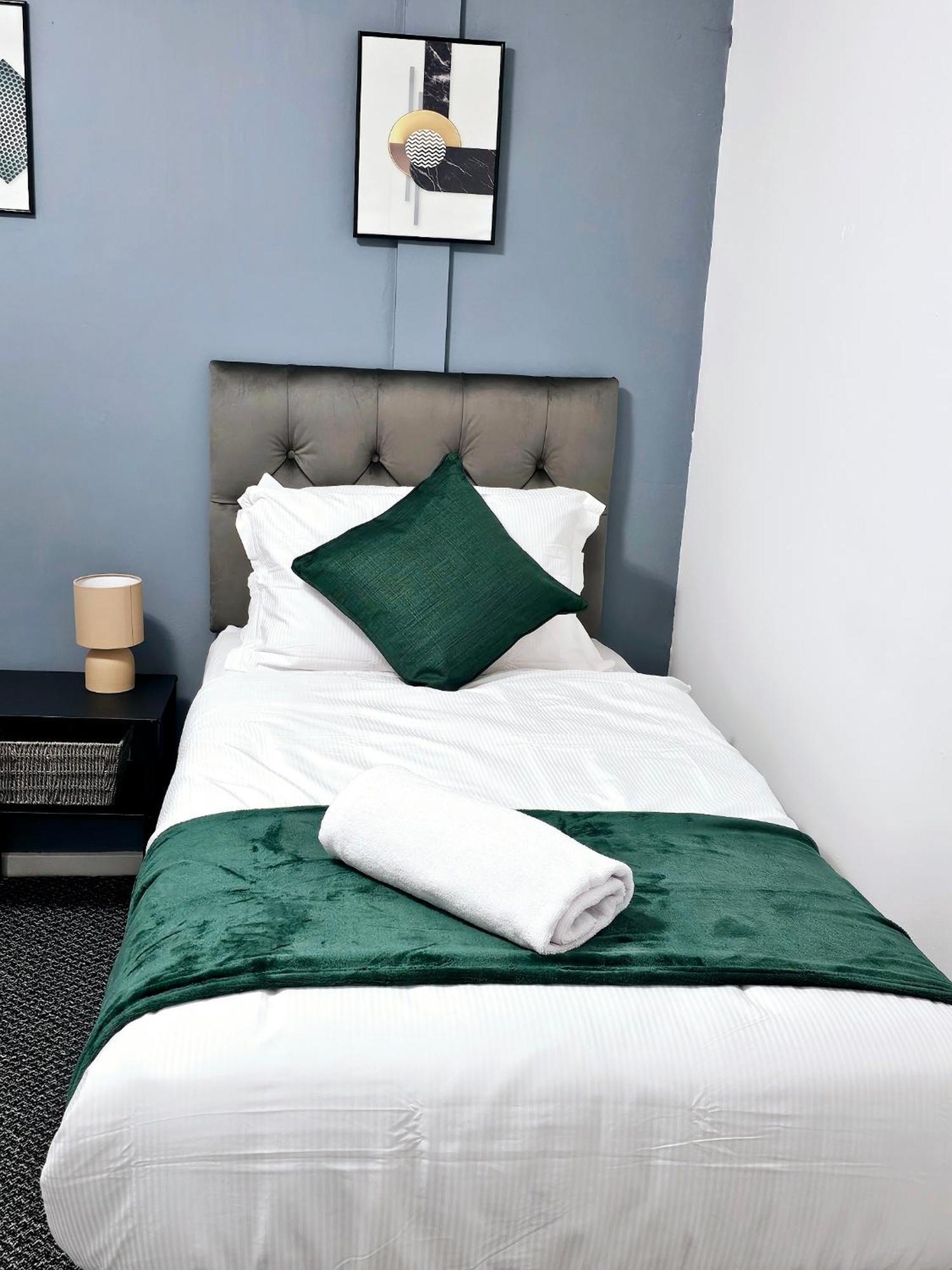 Lushstay Telford - Families, Contractors & Group Of Friends, Long Term Stay Zewnętrze zdjęcie
